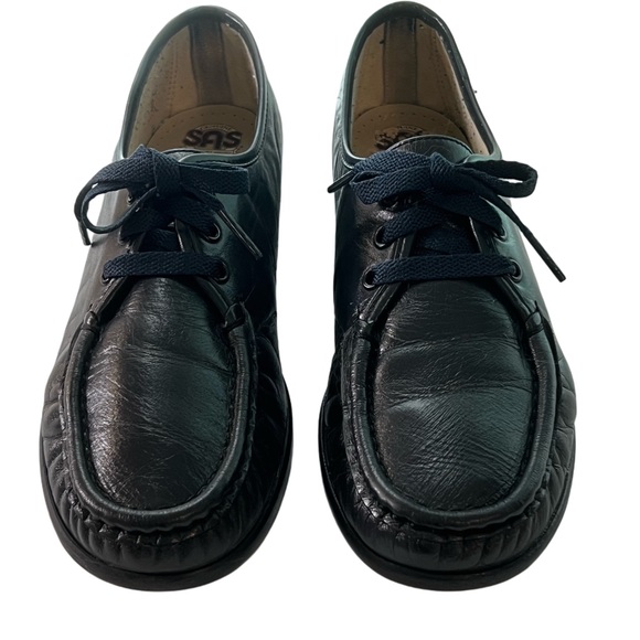 SAS Women’s Navy Leather Oxfords - Picture 1 of 9